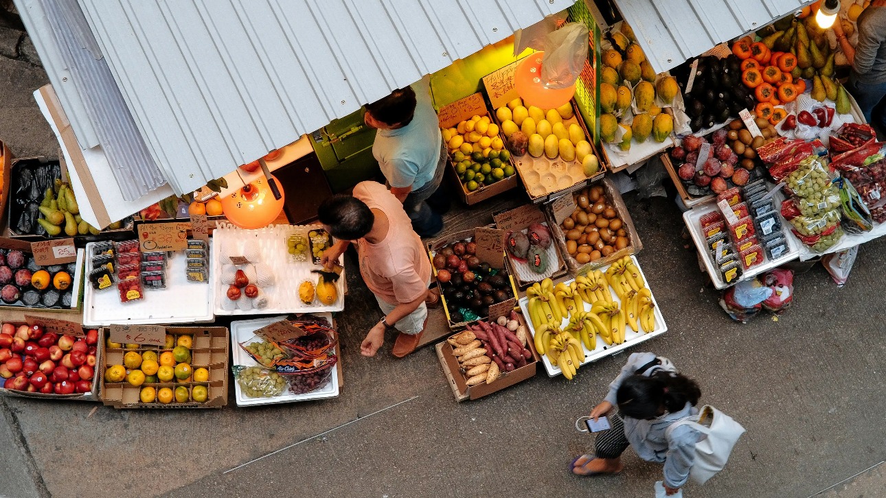 Shopping in Old Town Central – Graham Street Market